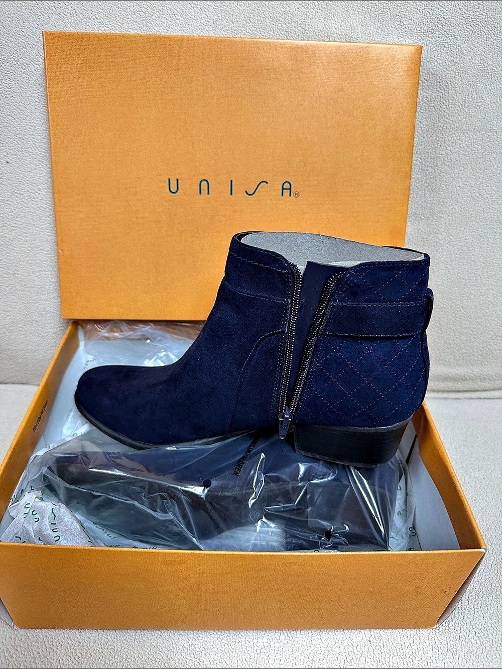 New UNISA Women's Blue Ankle Boots size 10